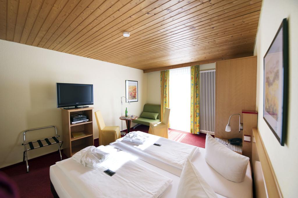 Hotel Garni Elegant Willingen  Rum bild